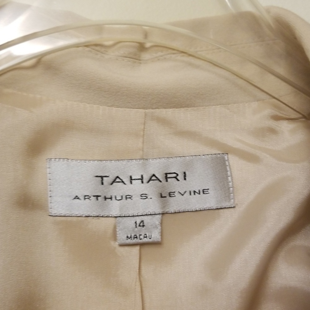 Suit - Picture 2 of 4